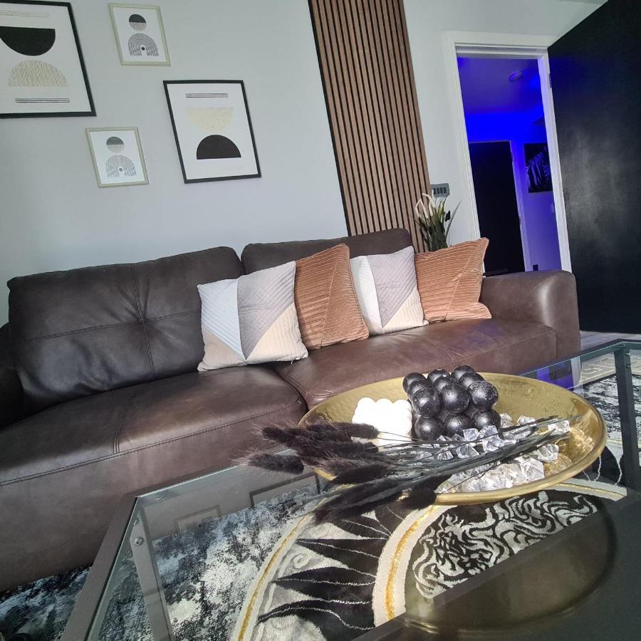 Апартаменты Luxury 9Ine Penthouse With Garden & Jacuzzi Бирмингем Экстерьер фото